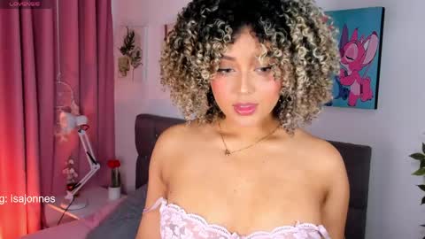 Snapshot of ebony_curly2 chatting on 04/27/26, 08:07 isa online show from 04/27/26, 08:07