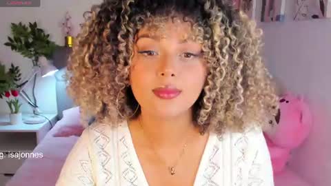 Snapshot of ebony_curly2 chatting on 06/22/26, 10:51 isa online show from 06/22/26, 10:51