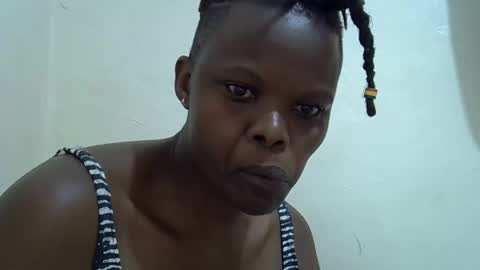 ebony_cuttey30 online show from 02/02/26, 07:51
