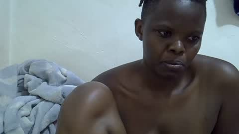 Snapshot of ebony_cuttey30 chatting on 06/22/26, 03:47 ebony_cuttey30 online show from 06/22/26, 03:47