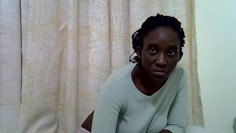 Snapshot of ebony_dessy chatting on 05/18/26, 07:20 Desire online show from 05/18/26, 07:20