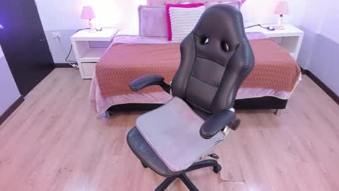 ebony_fantasy2 online show from 09/26/25, 11:47