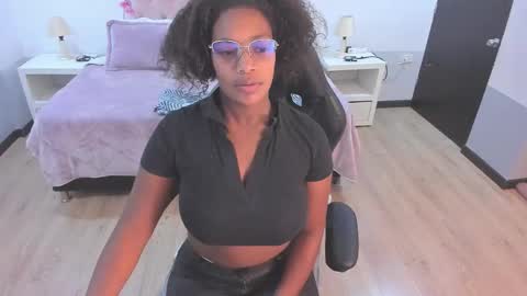 ebony_fantasy2 online show from 10/12/25, 12:15