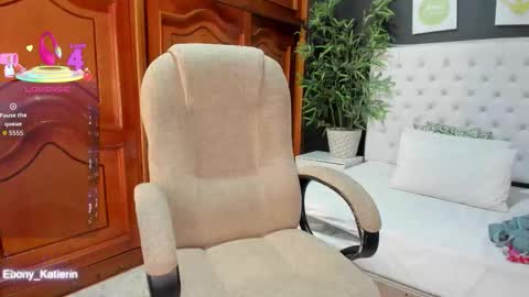 ebony_katterin online show from 10/15/25, 10:59