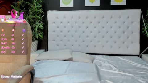 ebony_katterin online show from 11/25/25, 10:59