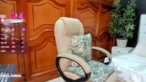 ebony_katterin online show from 11/28/25, 11:46