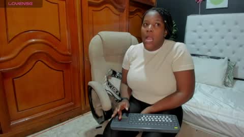 ebony_katterin online show from 04/11/26, 11:14