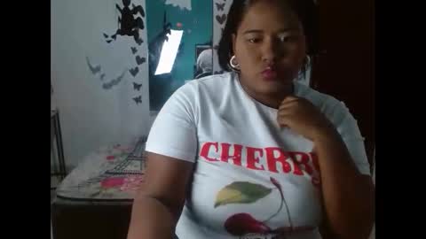 ebony_luna1 online show from 10/21/25, 12:39