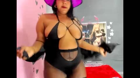 ebony_luna1 online show from 10/31/25, 06:09