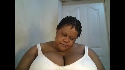 ebony_magixs online show from 10/12/25, 07:02