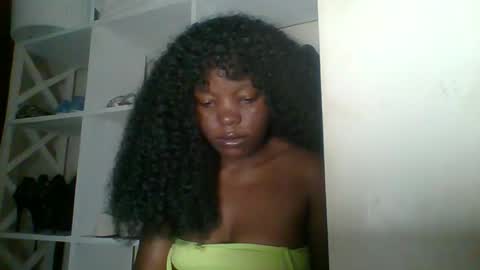 Snapshot of ebony_malkia chatting on 12/15/25, 07:34 Malikia online show from 12/15/25, 07:34