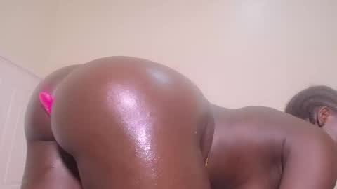 ebony_pearl69 online show from 09/29/25, 07:08