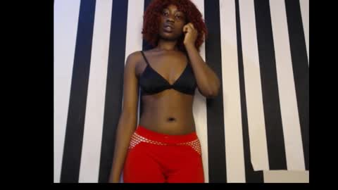 Snapshot of ebony_petitequeen chatting on 10/01/25, 12:27 Ella online show from 10/01/25, 12:27