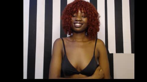 Snapshot of ebony_petitequeen chatting on 10/02/25, 12:39 Ella online show from 10/02/25, 12:39