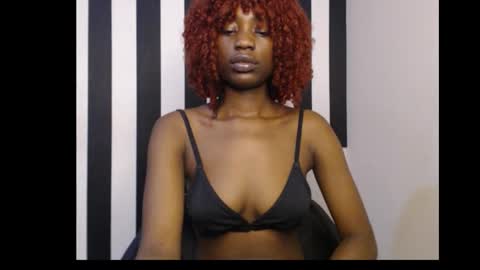 Snapshot of ebony_petitequeen chatting on 10/11/25, 12:47 Ella online show from 10/11/25, 12:47