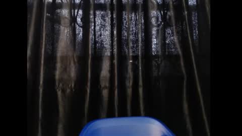 Queen online show from 03/05/26, 08:32