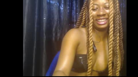 Snapshot of ebony_queenx chatting on 05/11/26, 09:48 Queen online show from 05/11/26, 09:48