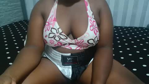 Snapshot of ebony_sabrina chatting on 11/28/25, 08:39 Sabrina online show from 11/28/25, 08:39