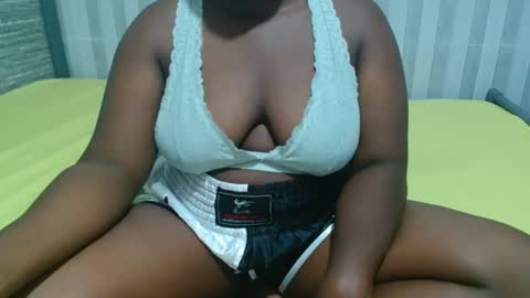 Snapshot of ebony_sabrina chatting on 12/14/25, 09:03 Sabrina online show from 12/14/25, 09:03