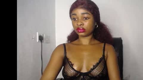 Snapshot of ebony_slimgirl0 chatting on 06/07/26, 05:16 Lilly online show from 06/07/26, 05:16