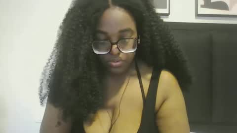 ebonybigtitqueen0 online show from 04/04/26, 05:32