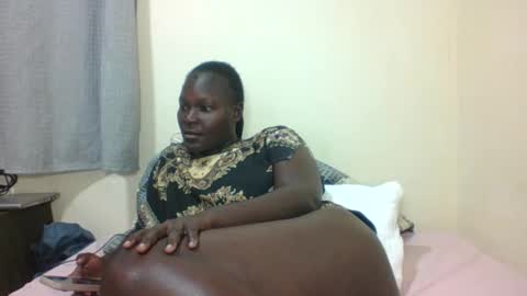 Snapshot of ebonyblack28 chatting on 09/21/25, 04:41 MELVINE online show from 09/21/25, 04:41