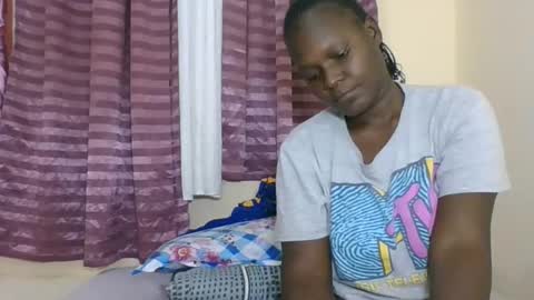 Snapshot of ebonyblack28 chatting on 10/08/25, 09:12 MELVINE online show from 10/08/25, 09:12