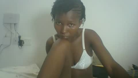 Snapshot of ebonycutegal1996 chatting on 02/10/25, 03:42 TRIZER online show from 02/10/25, 03:42