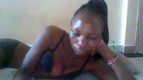 Snapshot of ebonycutegal4 chatting on 06/08/26, 05:08 MELLEN online show from 06/08/26, 05:08