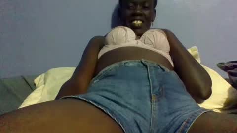 Snapshot of ebonydol2 chatting on 02/24/25, 10:03 ebonydol2 online show from 02/24/25, 10:03