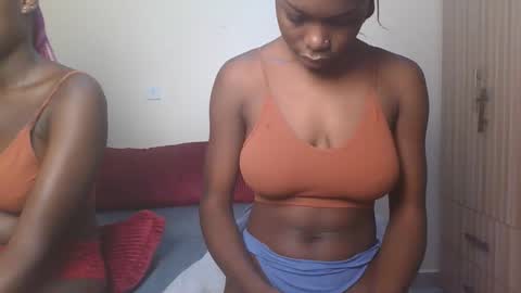 Snapshot of ebonydreamgirl_ chatting on 09/25/25, 06:33 ebonydreamgirl_ online show from 09/25/25, 06:33