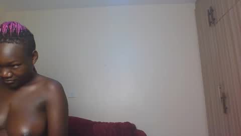 Snapshot of ebonydreamgirl_ chatting on 09/29/25, 07:08 ebonydreamgirl_ online show from 09/29/25, 07:08