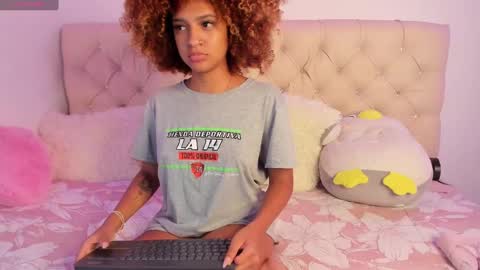 Snapshot of ebonygoddes03 chatting on 02/06/25, 12:54 Queen Ebony online show from 02/06/25, 12:54