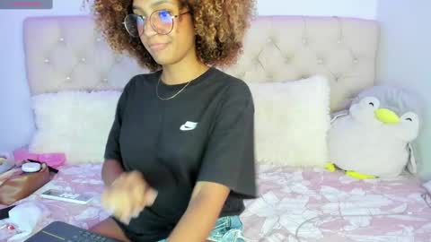 Snapshot of ebonygoddes03 chatting on 02/10/25, 03:35 Queen Ebony online show from 02/10/25, 03:35