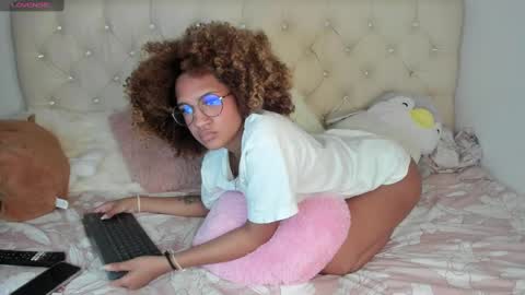 Snapshot of ebonygoddes03 chatting on 02/26/25, 08:11 Queen Ebony online show from 02/26/25, 08:11