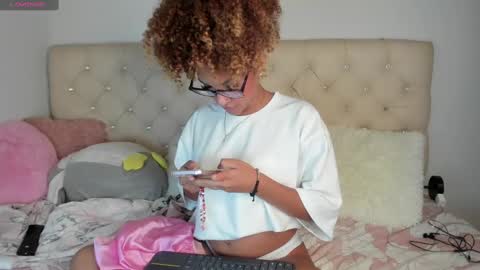 Snapshot of ebonygoddes03 chatting on 03/03/25, 09:05 Queen Ebony online show from 03/03/25, 09:05