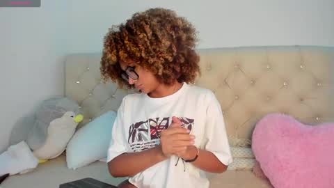 Snapshot of ebonygoddes03 chatting on 03/11/25, 03:59 Queen Ebony online show from 03/11/25, 03:59