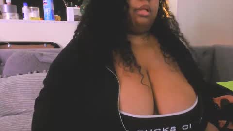 Snapshot of ebonygoddesskira chatting on 01/03/25, 04:16  Ebony Goddess Kira  online show from 01/03/25, 04:16