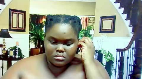 ebonyhotbuns4u2luv online show from 02/12/25, 10:04