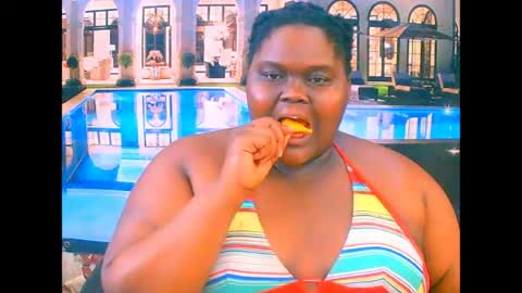 Snapshot of ebonyhotbuns4u2luv chatting on 07/18/26, 12:20 ebonyhotbuns4u2luv online show from 07/18/26, 12:20
