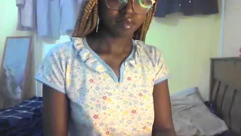 Ebonymuse2 online show from 04/16/26, 01:01