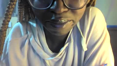 Ebonymuse2 online show from 04/22/26, 11:39