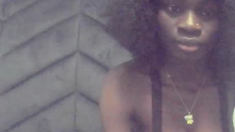 Snapshot of ebonypetiti chatting on 10/12/25, 09:47 queen online show from 10/12/25, 09:47