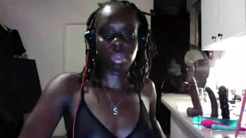 Snapshot of ebonyroseluv chatting on 08/02/26, 05:28 ebonyroseluv online show from 08/02/26, 05:28