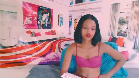 Snapshot of ebonystarlite1 chatting on 02/14/25, 09:32 Candy online show from 02/14/25, 09:32