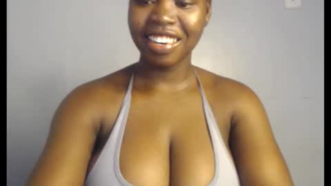 Snapshot of ebonyx_dripqueen chatting on 11/02/25, 06:27 Loveth online show from 11/02/25, 06:27