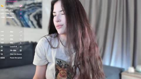 Snapshot of edabayse chatting on 01/11/25, 01:22 Viola online show from 01/11/25, 01:22