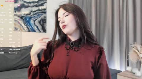 Snapshot of edabayse chatting on 01/19/25, 01:12 Viola online show from 01/19/25, 01:12