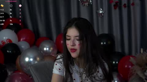 Snapshot of edabayse chatting on 02/14/25, 05:25 Viola online show from 02/14/25, 05:25