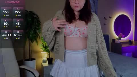 Snapshot of edalyn_af chatting on 11/18/25, 06:51 online show from 11/18/25, 06:51